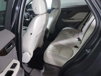 JAGUAR F-PACE 2.0 D180 Portfolio SUV 5dr Diesel Auto AWD Euro 6 (s/s) (180 ps)