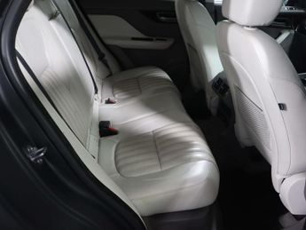 JAGUAR F-PACE 2.0 D180 Portfolio SUV 5dr Diesel Auto AWD Euro 6 (s/s) (180 ps)