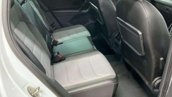 VOLKSWAGEN TIGUAN 2.0 Tiguan R-Line TDI BlueMotion Technology Semi-Automatic 5dr -