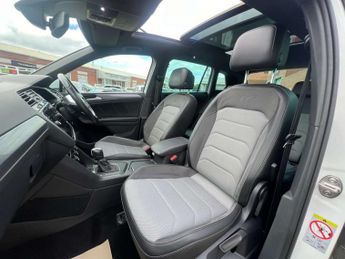 VOLKSWAGEN TIGUAN 2.0 Tiguan R-Line TDI BlueMotion Technology Semi-Automatic 5dr -