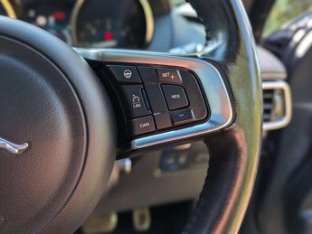 JAGUAR F-PACE 2.0 F-PACE R-Sport AWD D Auto 4WD 5dr
