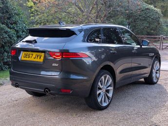 JAGUAR F-PACE 2.0 F-PACE R-Sport AWD D Auto 4WD 5dr