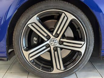 Volkswagen GOLF 2.0 Golf R TSi 4Motion Semi-Auto 4WD 5dr