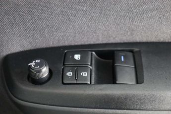Toyota Yaris 1.5 VVT-h Icon Hatchback 5dr Petrol Hybrid E-CVT Euro 6 (s/s) (1