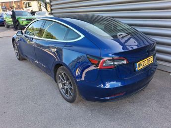 TESLA MODEL 3 Model 3 Standard Range + 4dr
