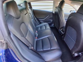 TESLA MODEL 3 Model 3 Standard Range + 4dr