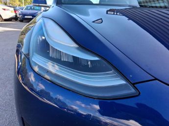 TESLA MODEL 3 Model 3 Standard Range + 4dr