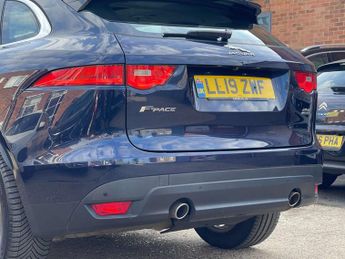 Jaguar F-PACE 2.0 P250i Portfolio SUV 5dr Petrol Auto AWD Euro 6 (s/s) (250 ps