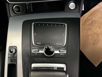 AUDI Q5 2.0 Q5 S Line 40 TDI Quattro Semi-Auto 4WD 5dr