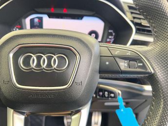 AUDI Q3 2.0 Q3 S Line 35 TDI Semi-Auto 5dr