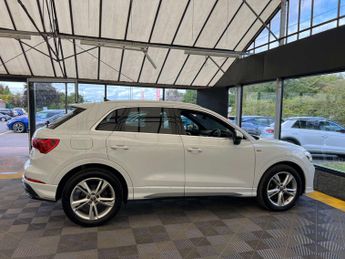 AUDI Q3 2.0 Q3 S Line 35 TDI Semi-Auto 5dr