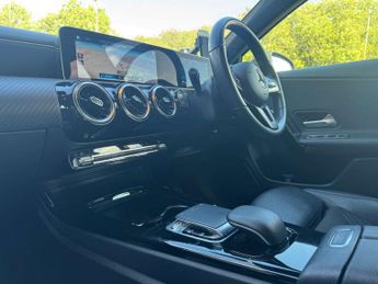 MERCEDES-BENZ A-CLASS 1.3 A 180 SE Executive Auto 5dr