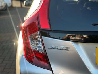 HONDA JAZZ 1.3 Jazz EX Navi i-VTec CVT 5dr