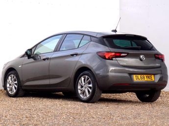 VAUXHALL ASTRA 1.4i Turbo Tech Line Nav Hatchback 5dr Petrol Manual Euro 6 (125