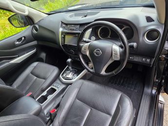 NISSAN NAVARA 2.3 Navara Tekna dCi Auto 4WD 5dr