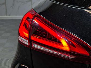 MERCEDES-BENZ A-CLASS 1.3 A 200 AMG Line Executive Auto 5dr