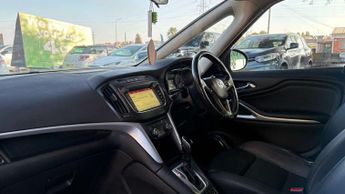 VAUXHALL ZAFIRA TOURER 1.4i Turbo SRi Nav MPV 5dr Petrol Auto Euro 6 (140 ps)