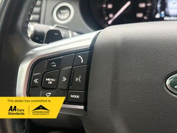 LAND ROVER DISCOVERY SPORT 2.0 Discovery Sport Black HSE TD4 Auto 4WD 5dr