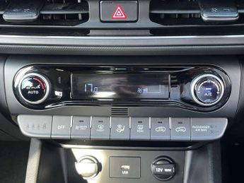 HYUNDAI KONA 1.6 Kona SE Connect GDi HEV Semi-Auto 5dr