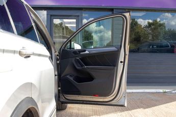 VOLKSWAGEN TIGUAN 2.0 TDI R-Line SUV 5dr Diesel DSG Euro 6 (s/s) (150 ps)