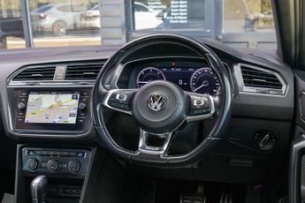 VOLKSWAGEN TIGUAN 2.0 TDI R-Line SUV 5dr Diesel DSG Euro 6 (s/s) (150 ps)