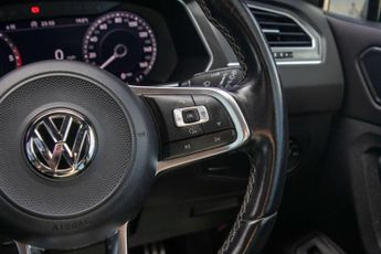 VOLKSWAGEN TIGUAN 2.0 TDI R-Line SUV 5dr Diesel DSG Euro 6 (s/s) (150 ps)