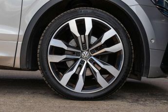 VOLKSWAGEN TIGUAN 2.0 TDI R-Line SUV 5dr Diesel DSG Euro 6 (s/s) (150 ps)