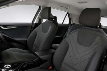 KIA NIRO 64.8kWh 2 SUV 5dr Electric Auto (201 bhp)