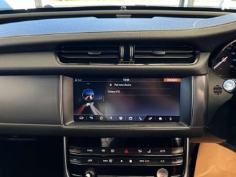JAGUAR XF 2.0 XF R-Sport Auto 4dr