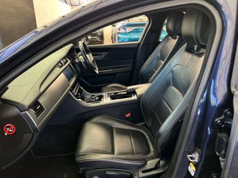 JAGUAR XF 2.0 XF R-Sport Auto 4dr