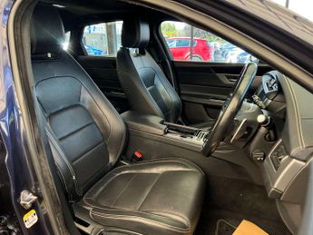 JAGUAR XF 2.0 XF R-Sport Auto 4dr