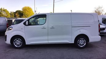 Vauxhall Vivaro 3100 Sportive L2h1 Lwb Automatic With Sat Nav,air Conditioning,p