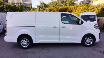 Vauxhall Vivaro 3100 Sportive L2h1 Lwb Automatic With Sat Nav,air Conditioning,p