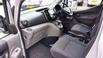 Nissan E-nv200 Tekna 40 Kwh 109bhp In Silver Only 15.000 Miles,sat Nav,air Cond