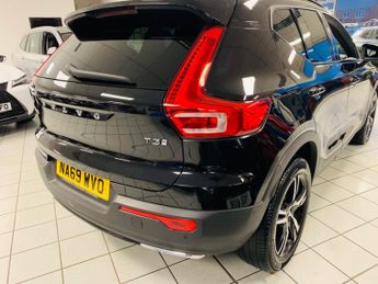 Volvo Xc40 T3 R-design