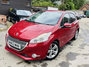 Peugeot 208 VTI ALLURE