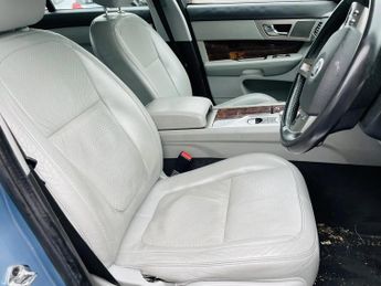 Jaguar Xf 3.0 Premium Luxury XF 3.0 PREMIUM LUXURY Variant