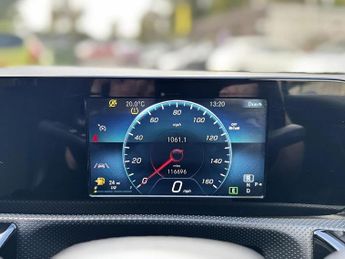Mercedes-Benz A180 D SPORT DCT