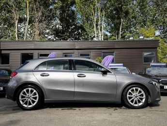 Mercedes-Benz A180 D SPORT DCT