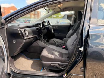 Toyota Auris Hatchback (2015 - 2018)