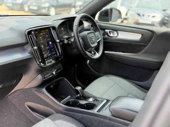 Volvo XC40 SUV (2021 - )