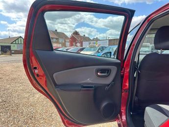 Toyota Yaris Hatchback (2014 - 2018)