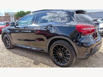 Mercedes-Benz GLA SUV (2017 - 2020)