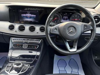 MERCEDES-BENZ E 220 D SE AUTO 