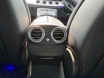 MERCEDES-BENZ E 220 D SE AUTO 