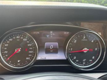 MERCEDES-BENZ E 220 D SE AUTO 
