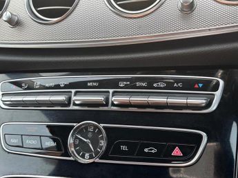 MERCEDES-BENZ E 220 D SE AUTO 
