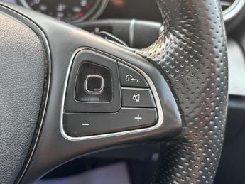 MERCEDES-BENZ E 220 D SE AUTO 