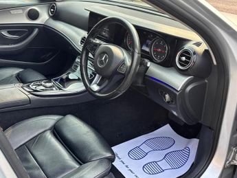 MERCEDES-BENZ E 220 D SE AUTO 