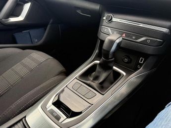 Peugeot 308 Hatchback (2013 - 2017)